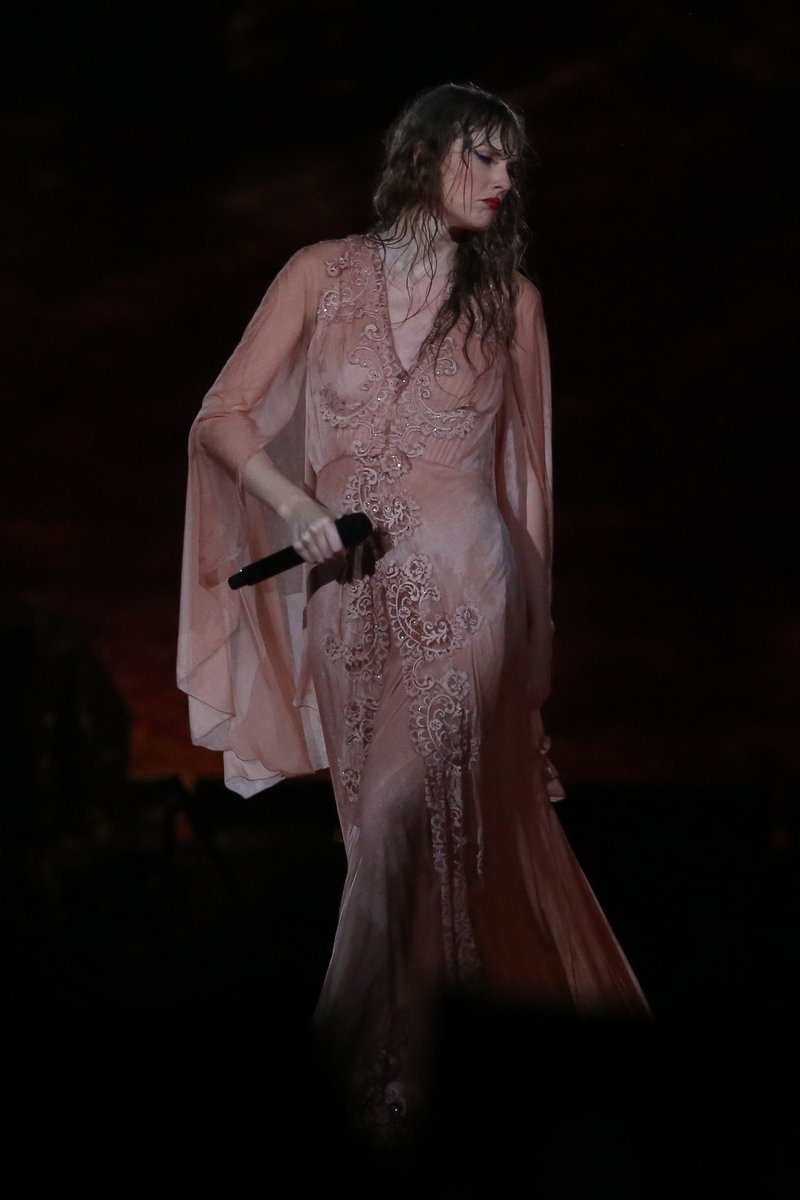Taylor Swift — November 19 - Rio de Janeiro, Brazil — photo 619