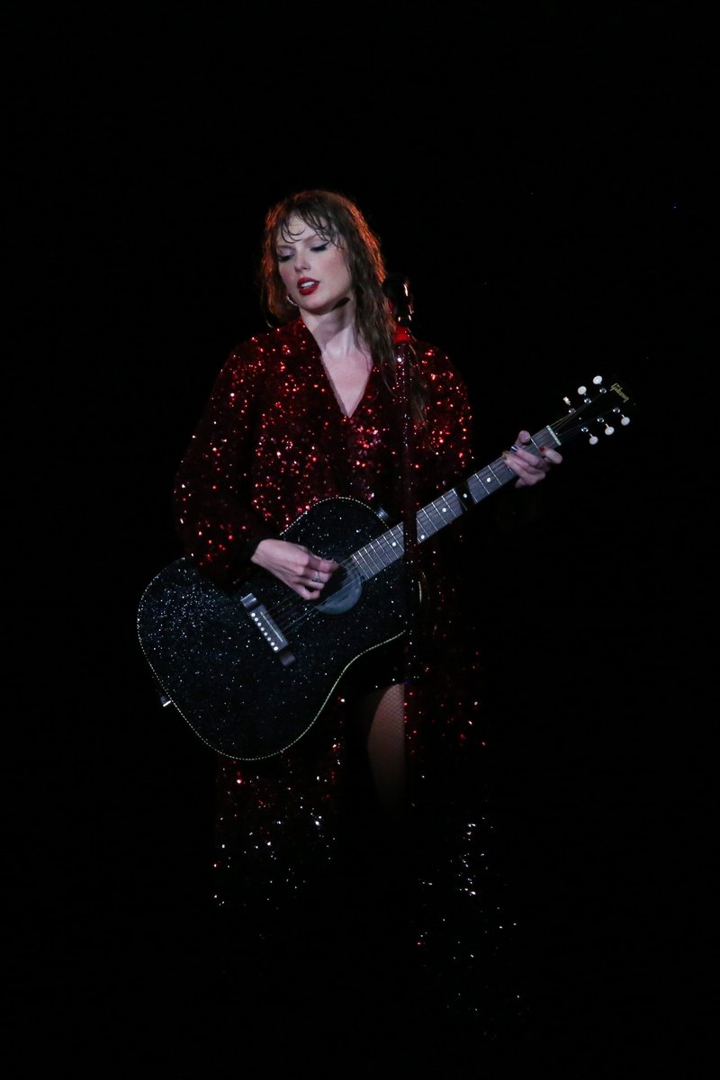 Taylor Swift — November 19 - Rio de Janeiro, Brazil — photo 629
