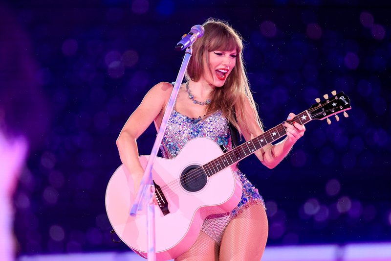 Taylor Swift — November 24 - São Paulo, Brazil — photo 2