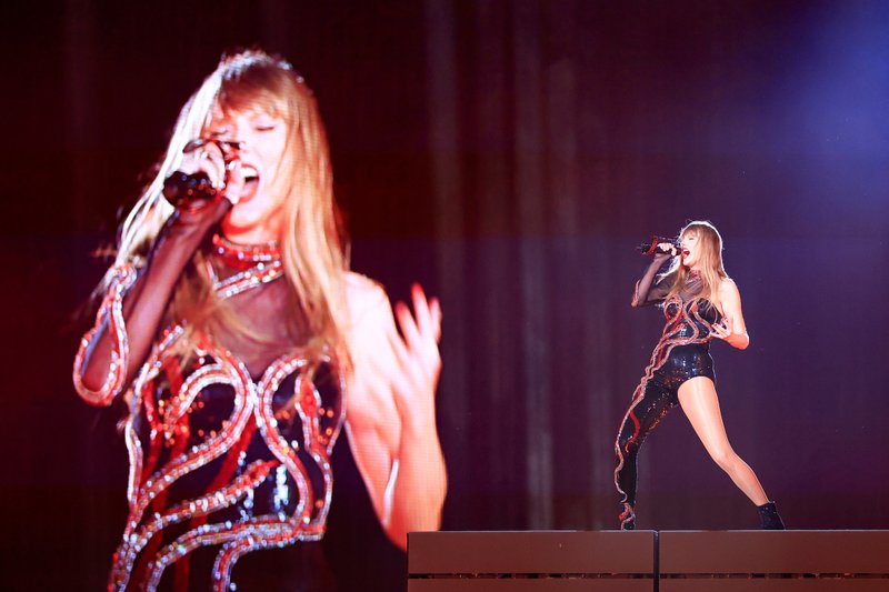 Taylor Swift — November 24 - São Paulo, Brazil — photo 14