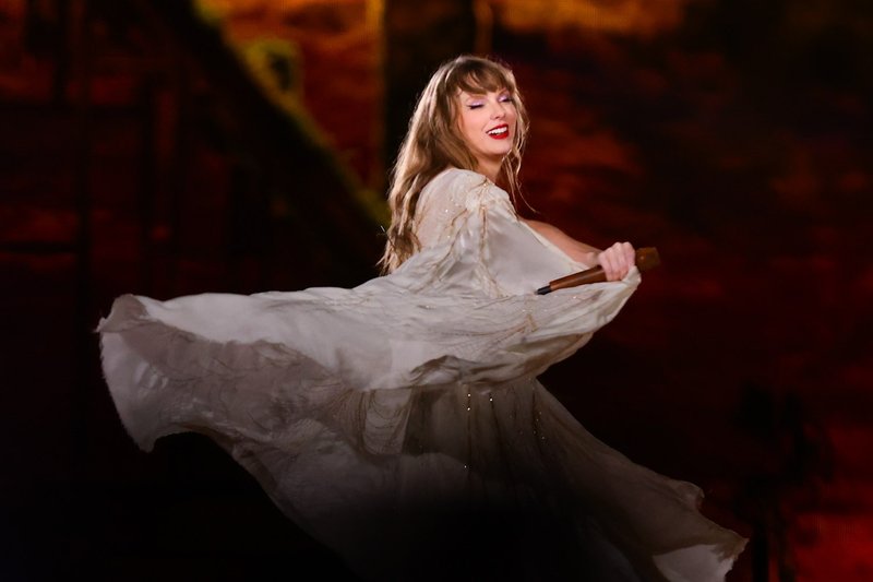 Taylor Swift — November 26 - São Paulo, Brazil — photo 21