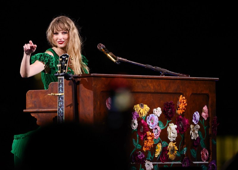 Taylor Swift — November 26 - São Paulo, Brazil — photo 31