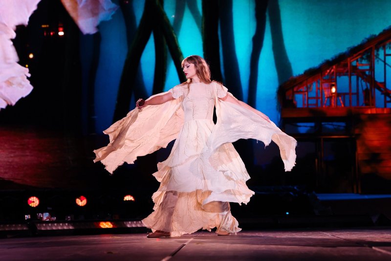 Taylor Swift — November 26 - São Paulo, Brazil — photo 40