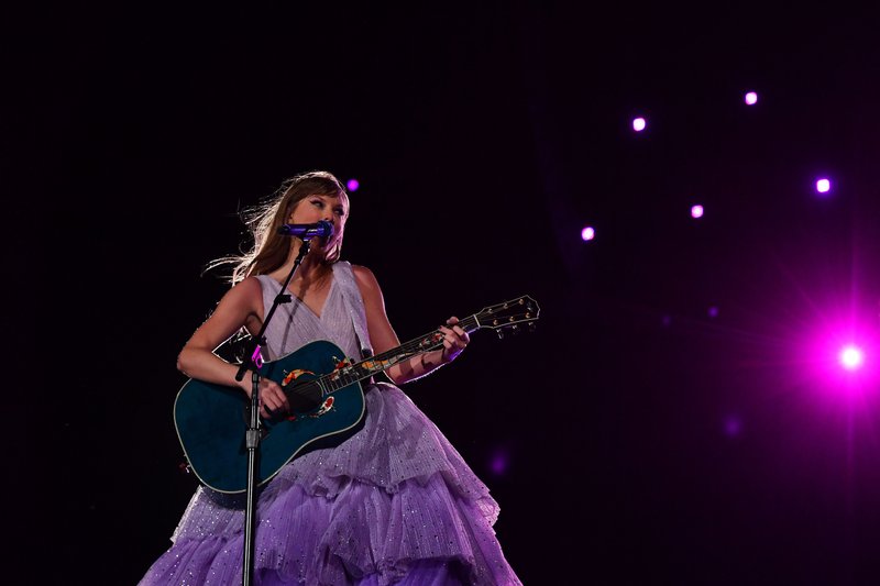 Taylor Swift — November 9 - Buenos Aires, Argentina — photo 29