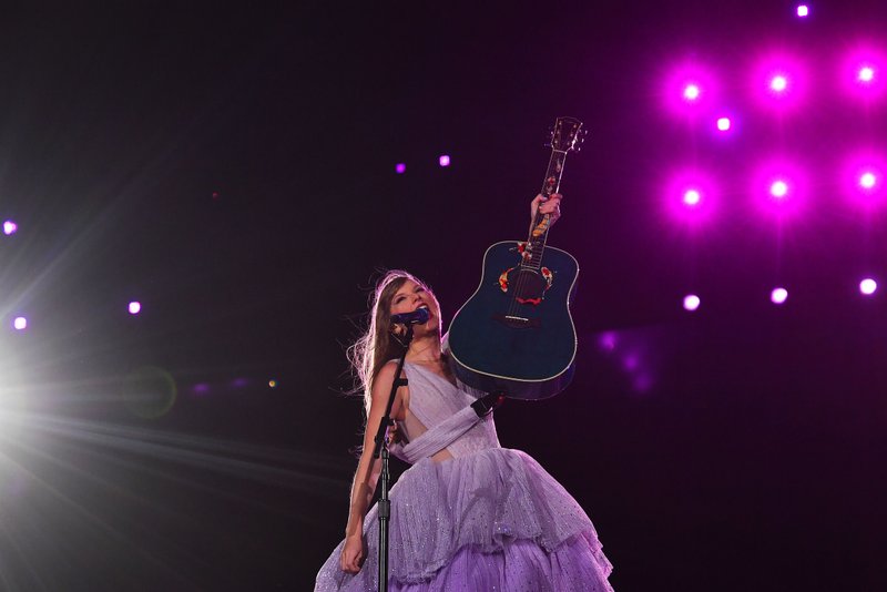 Taylor Swift — November 9 - Buenos Aires, Argentina — photo 30