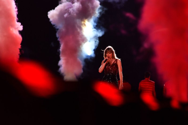 Taylor Swift — November 9 - Buenos Aires, Argentina — photo 32