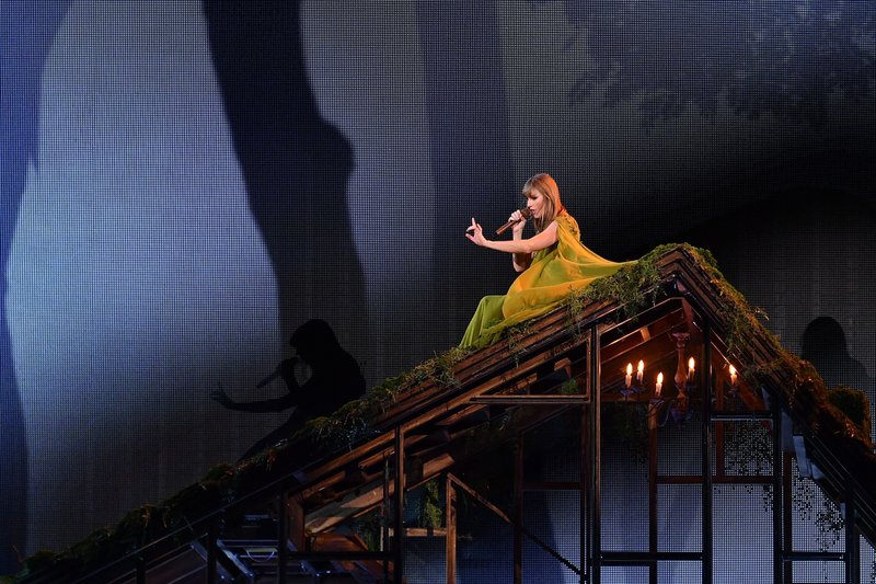Taylor Swift — November 9 - Buenos Aires, Argentina — photo 34