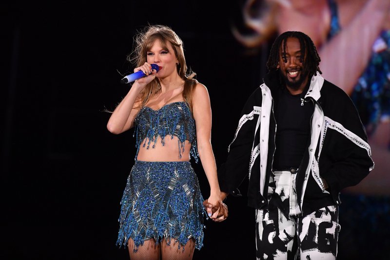 Taylor Swift — November 9 - Buenos Aires, Argentina — photo 38