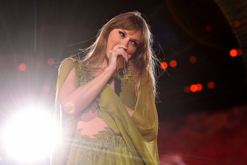 Taylor Swift — November 9 - Buenos Aires, Argentina — photo 42