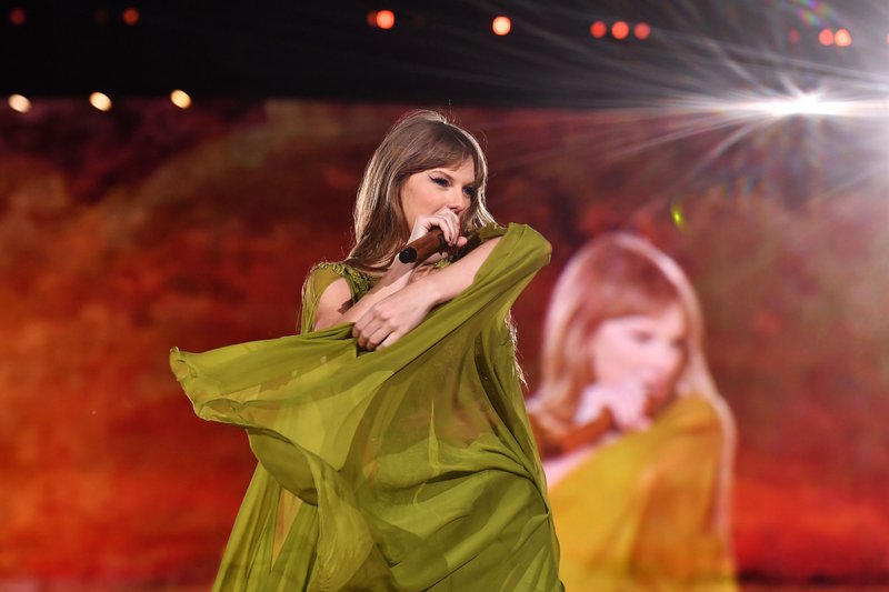 Taylor Swift — November 9 - Buenos Aires, Argentina — photo 43
