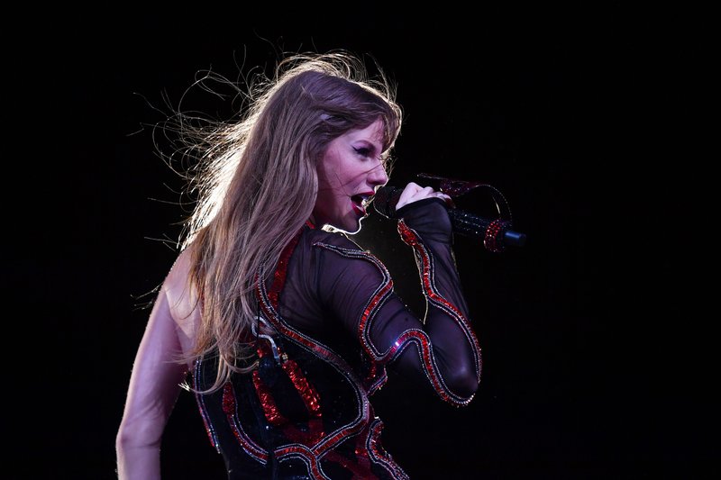 Taylor Swift — November 9 - Buenos Aires, Argentina — photo 45