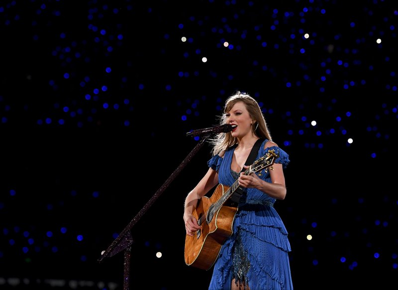 Taylor Swift — November 9 - Buenos Aires, Argentina — photo 59
