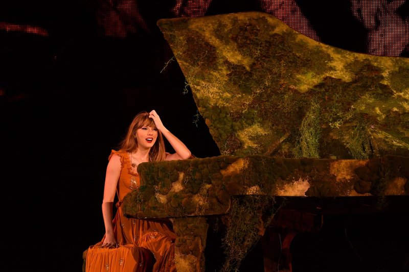 Taylor Swift — November 9 - Buenos Aires, Argentina — photo 62