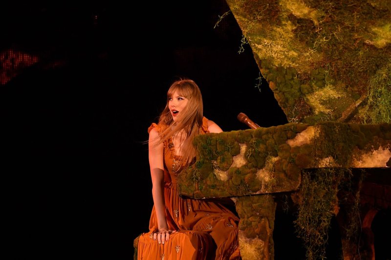 Taylor Swift — November 9 - Buenos Aires, Argentina — photo 63