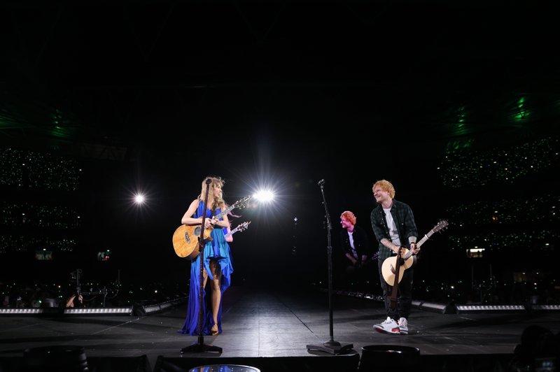 Taylor Swift — August 15 - London, England — photo 2