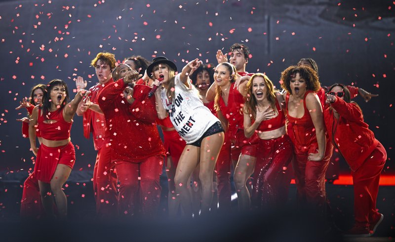 Taylor Swift — August 15 - London, England — photo 19