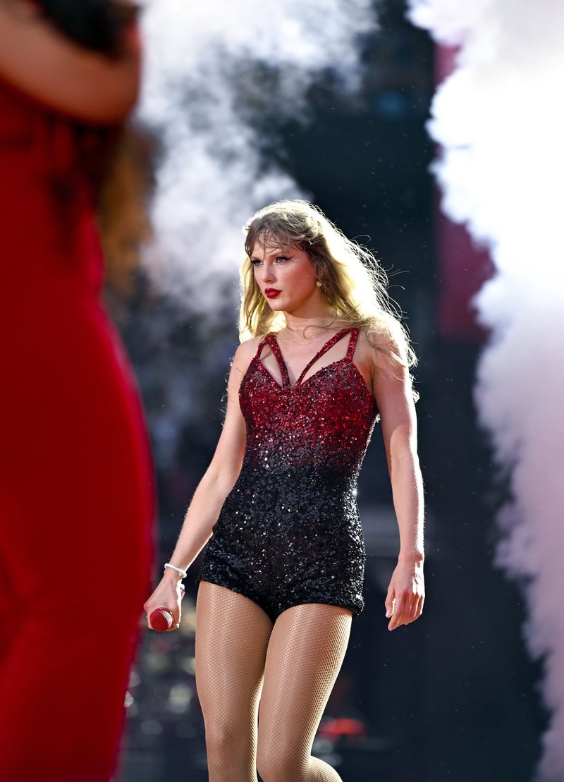 Taylor Swift — August 15 - London, England — photo 22