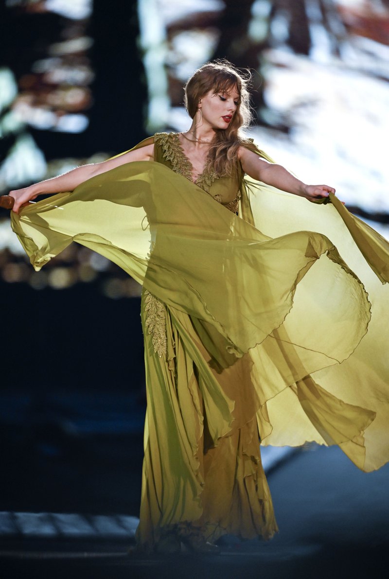 Taylor Swift — August 15 - London, England — photo 29