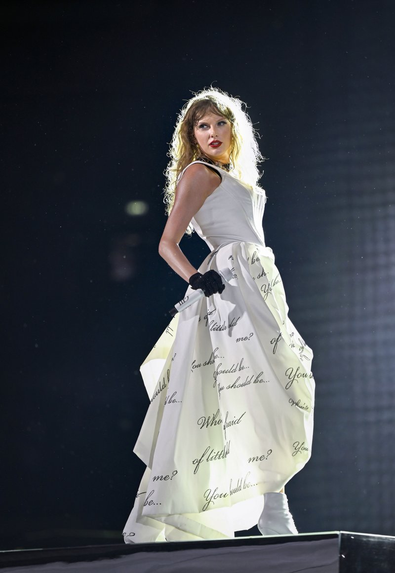Taylor Swift — August 15 - London, England — photo 31