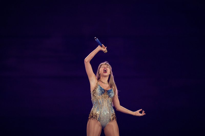 Taylor Swift — December 6 - Vancouver, Canada — photo 7