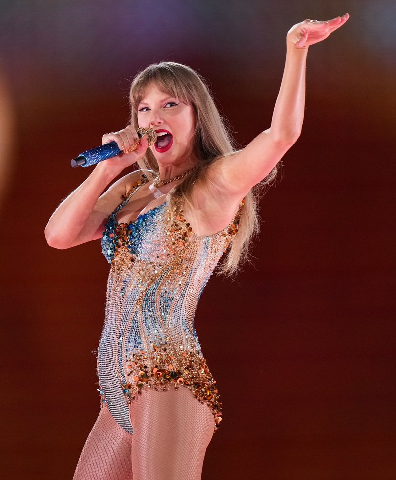 Taylor Swift — December 6 - Vancouver, Canada — photo 14
