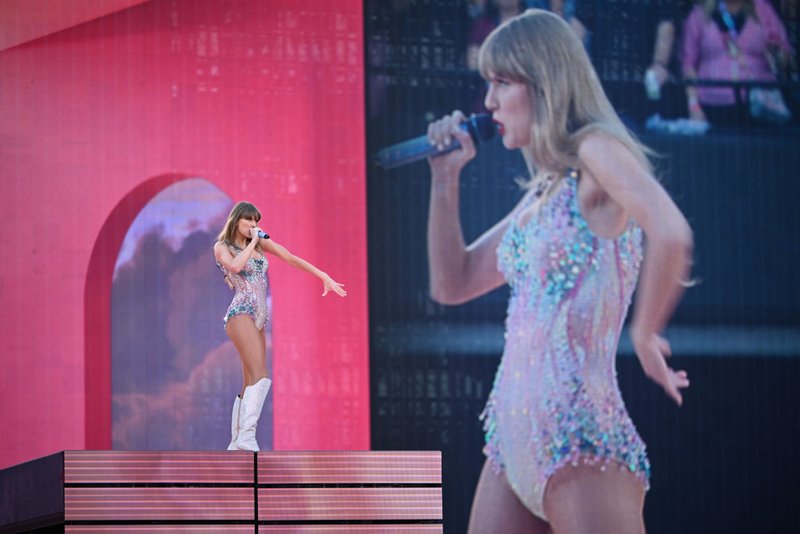 Taylor Swift — February 16 - Melbourne, Australia — photo 6