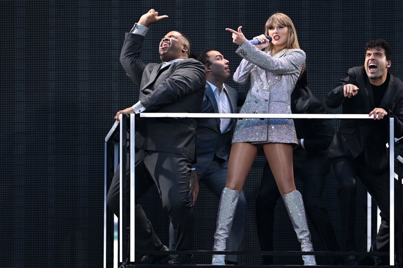Taylor Swift — February 16 - Melbourne, Australia — photo 9
