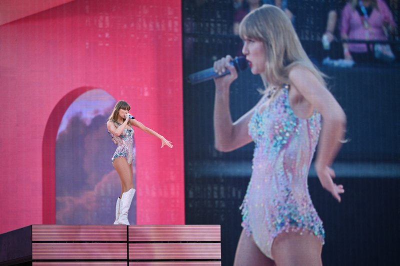 Taylor Swift — February 16 - Melbourne, Australia — photo 13