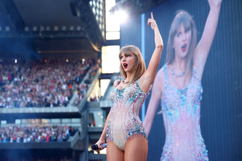 Taylor Swift — February 16 - Melbourne, Australia — photo 22