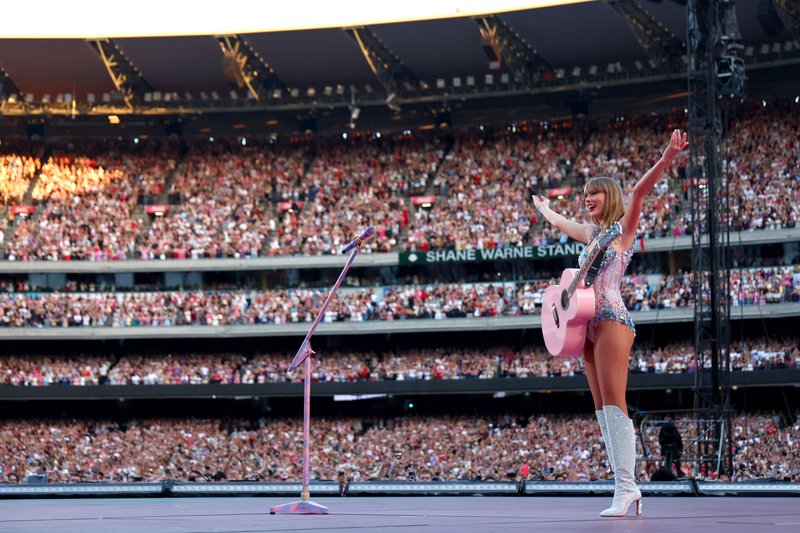 Taylor Swift — February 16 - Melbourne, Australia — photo 33