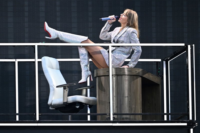Taylor Swift — February 16 - Melbourne, Australia — photo 68