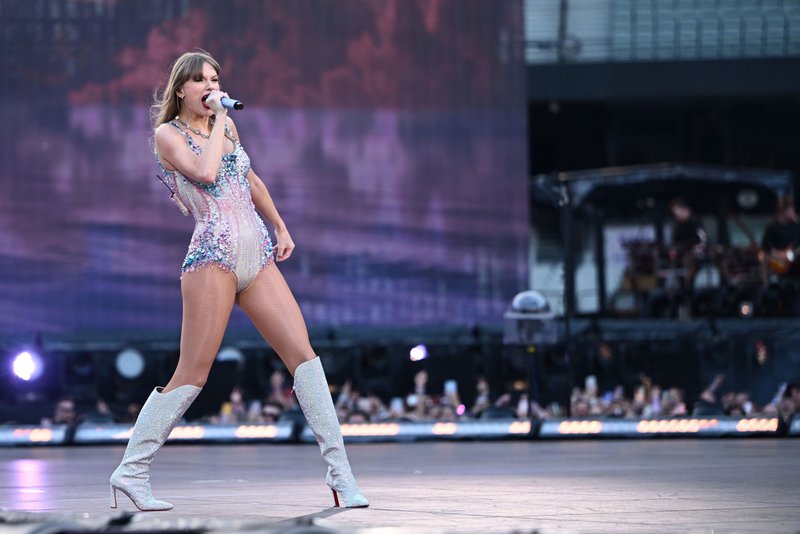 Taylor Swift — February 16 - Melbourne, Australia — photo 79