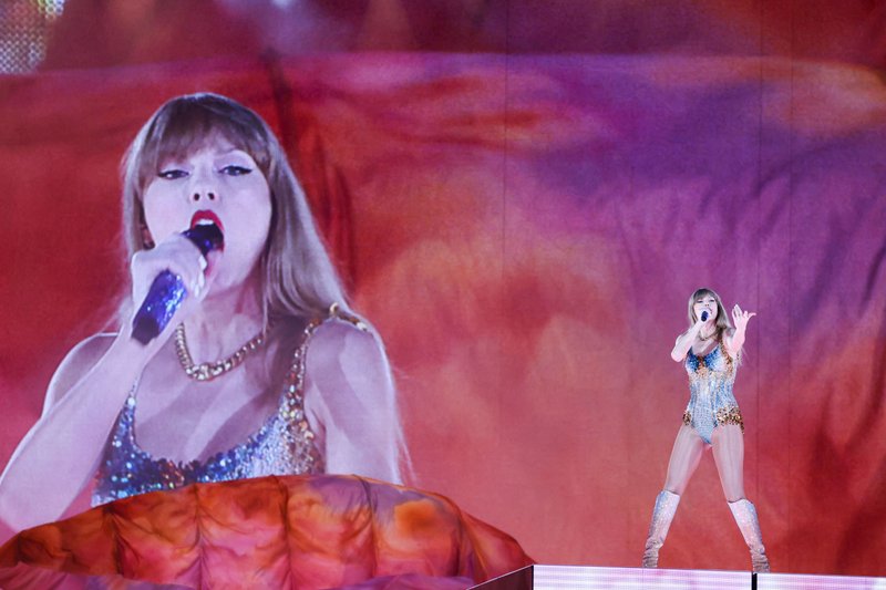 Taylor Swift — February 23 - Sydney, Australia — photo 2
