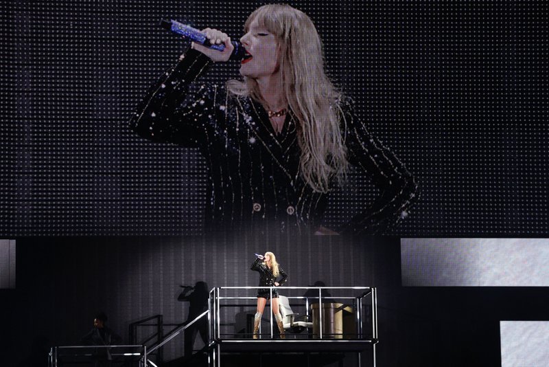 Taylor Swift — February 23 - Sydney, Australia — photo 5