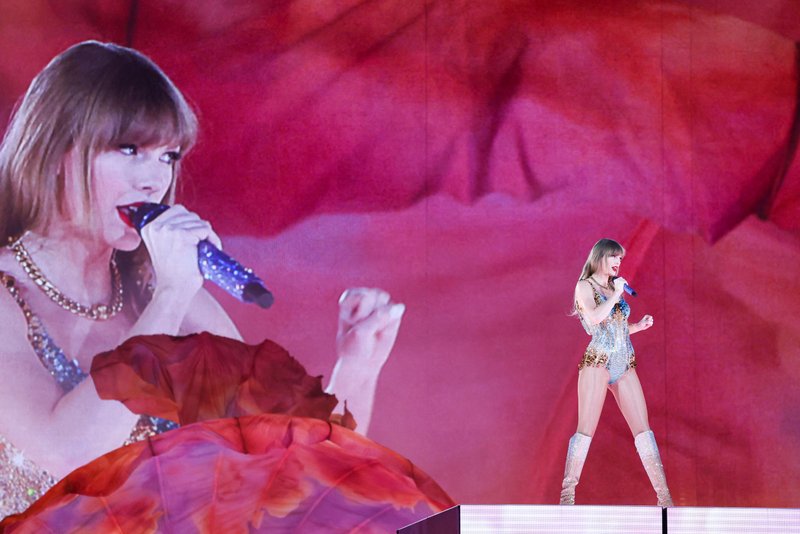 Taylor Swift — February 23 - Sydney, Australia — photo 10