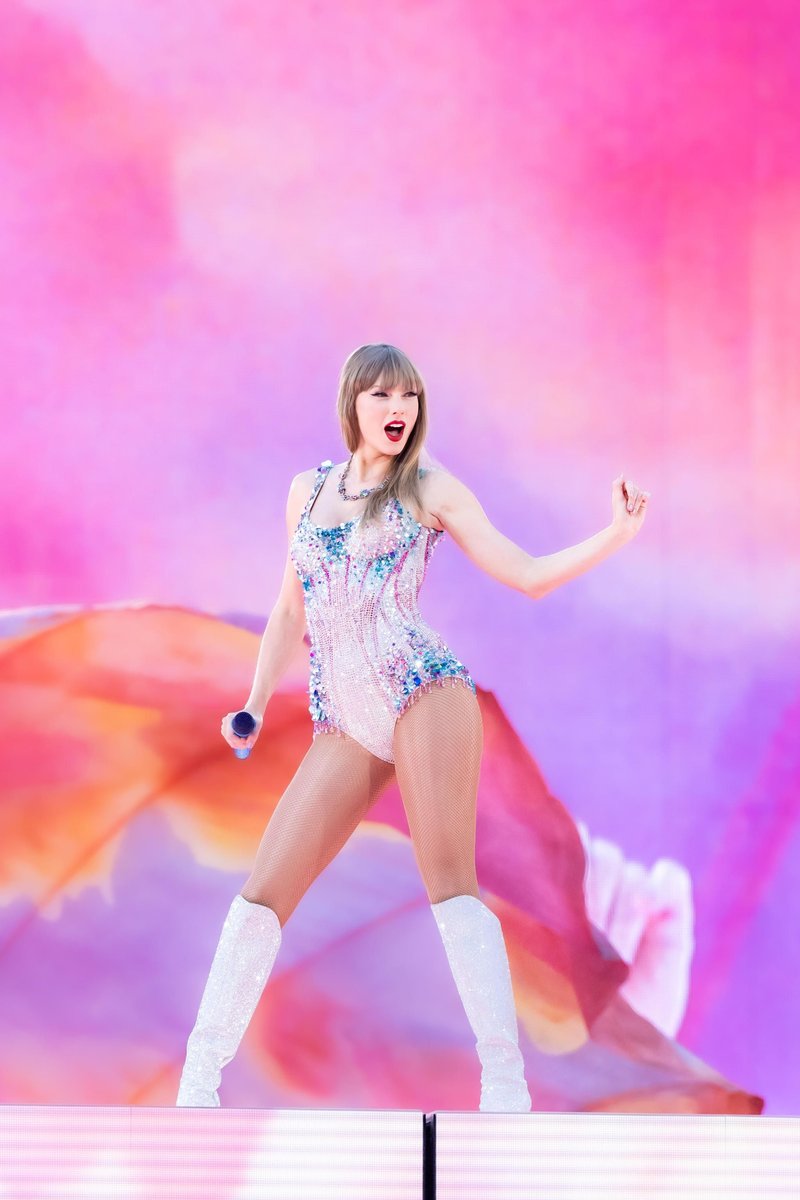 Taylor Swift — July 13 - Milan, Italy — photo 2