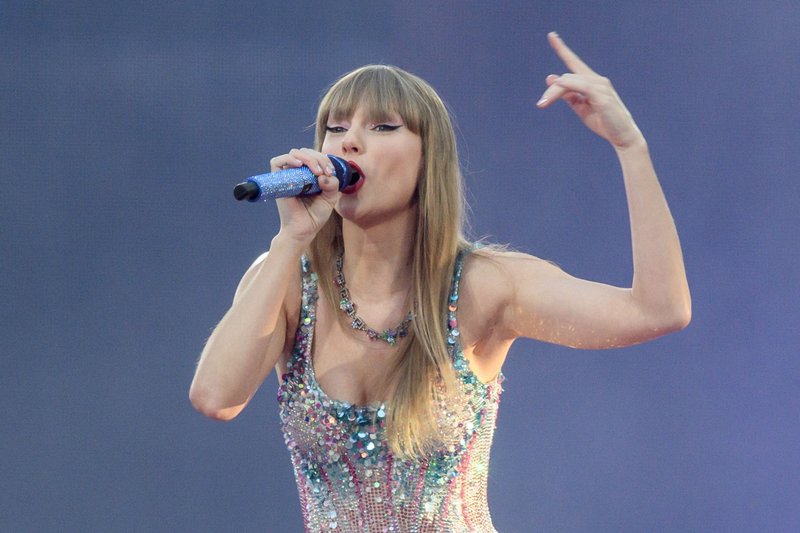 Taylor Swift — July 13 - Milan, Italy — photo 35