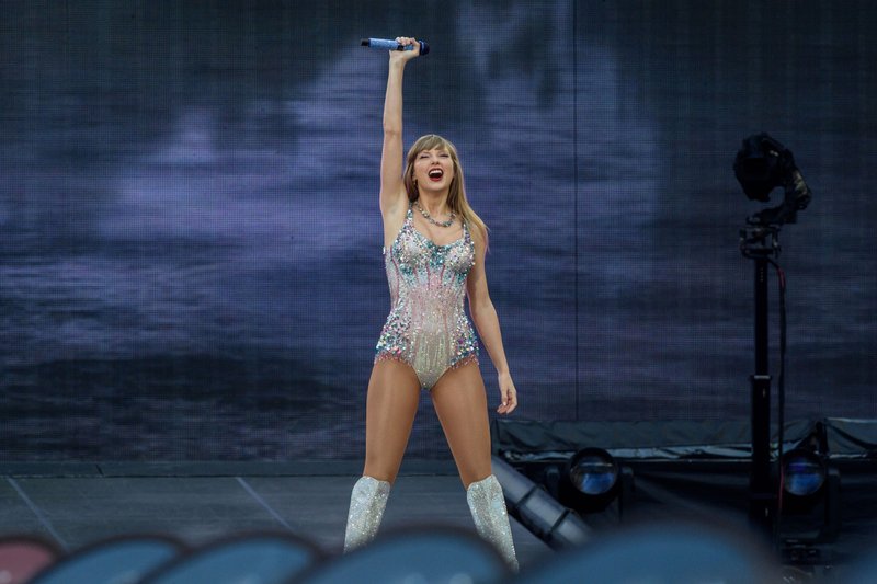 Taylor Swift — July 13 - Milan, Italy — photo 44