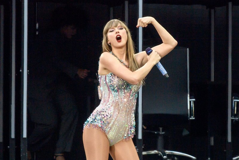 Taylor Swift — July 13 - Milan, Italy — photo 46