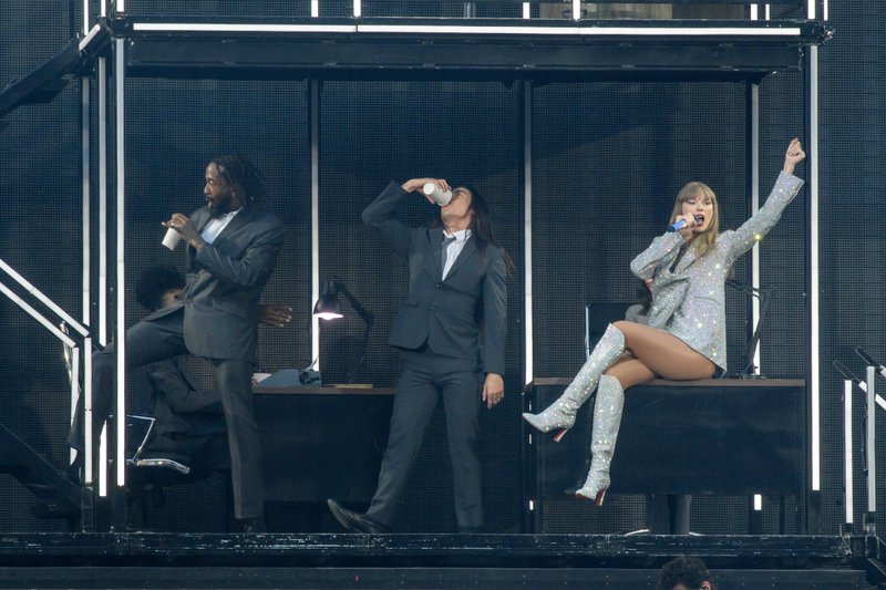 Taylor Swift — July 13 - Milan, Italy — photo 52