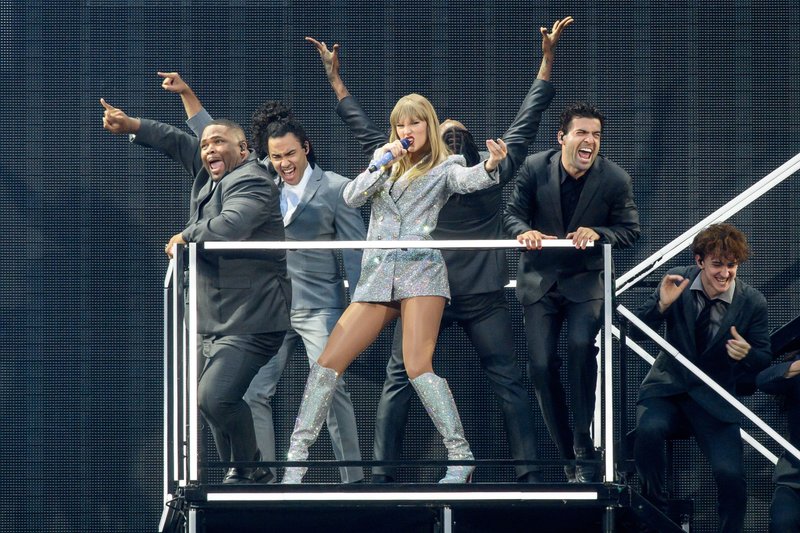 Taylor Swift — July 13 - Milan, Italy — photo 53