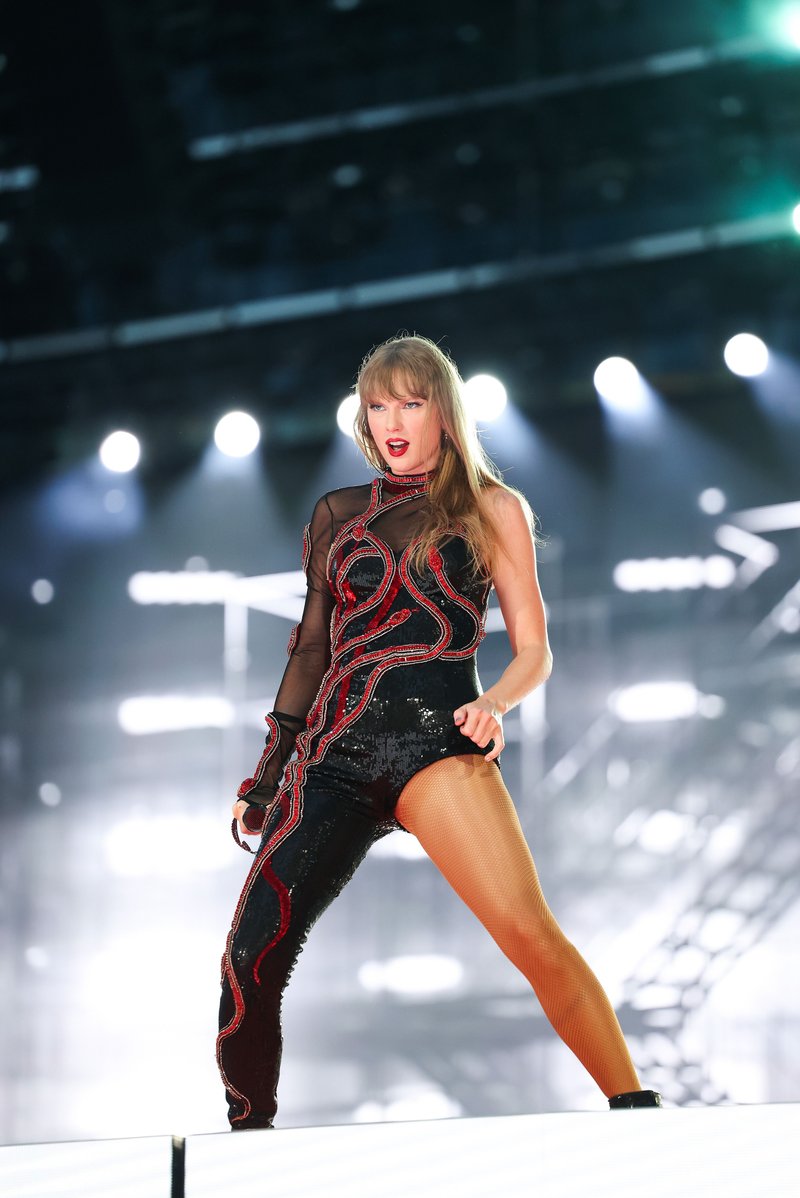 Taylor Swift — July 13 - Milan, Italy — photo 60