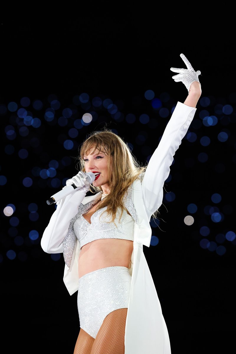 Taylor Swift — July 13 - Milan, Italy — photo 64
