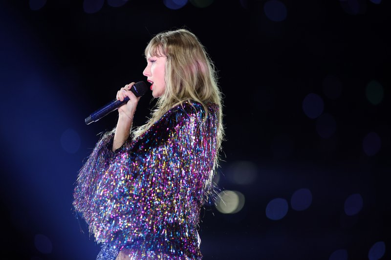 Taylor Swift — July 17 - Gelsenkirchen, Germany — photo 9