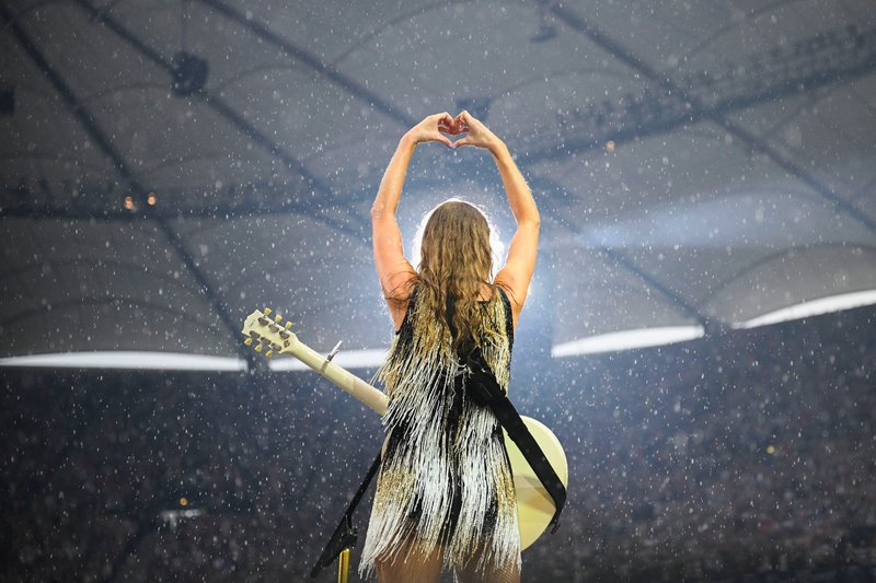 Taylor Swift — July 23 - Hamburg, Germany — photo 4