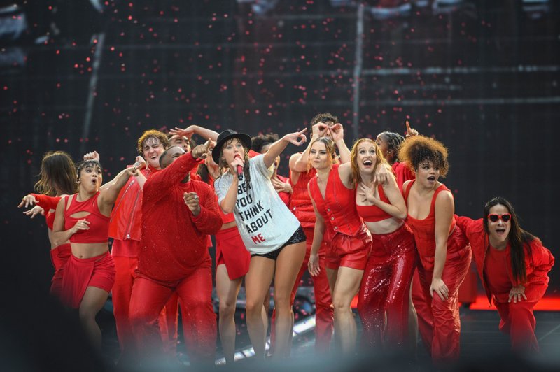 Taylor Swift — July 23 - Hamburg, Germany — photo 11
