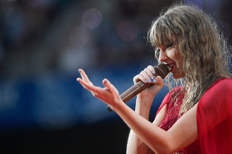 Taylor Swift — July 23 - Hamburg, Germany — photo 32