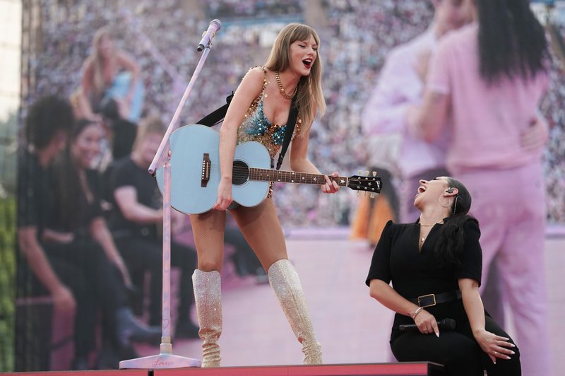 Taylor Swift — July 27 - Munich, Germany — photo 3