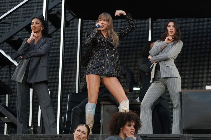 Taylor Swift — July 27 - Munich, Germany — photo 11