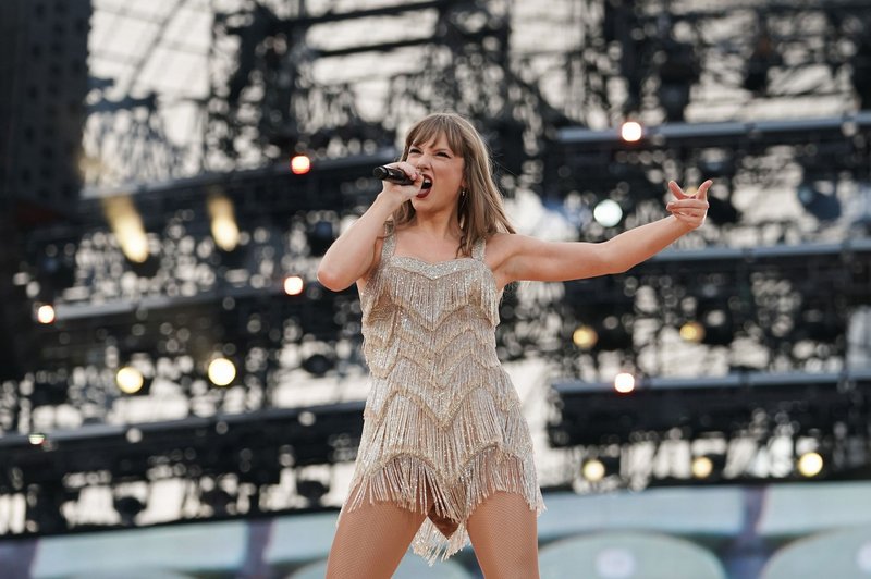 Taylor Swift — July 27 - Munich, Germany — photo 14